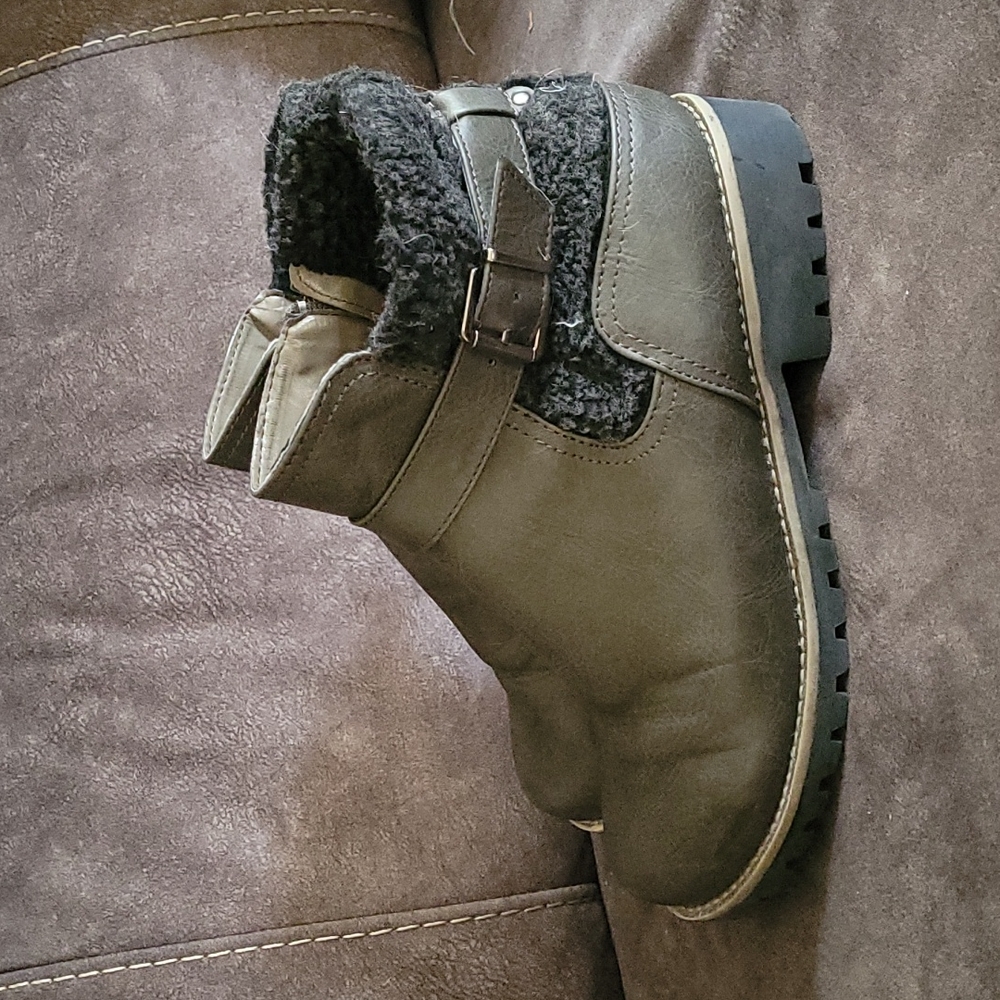 Cliffs White Mountain winter hiking fashion booties